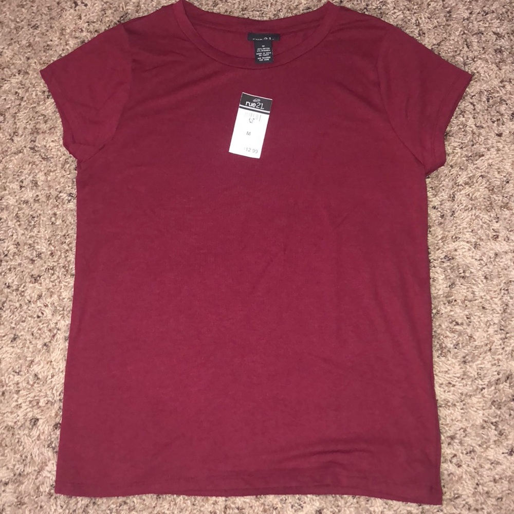 maroon tee